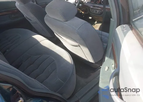 1996 Mercury Grand Marquis Gs z USA, uszkodzony, nr VIN 2MELM74W9TX642665